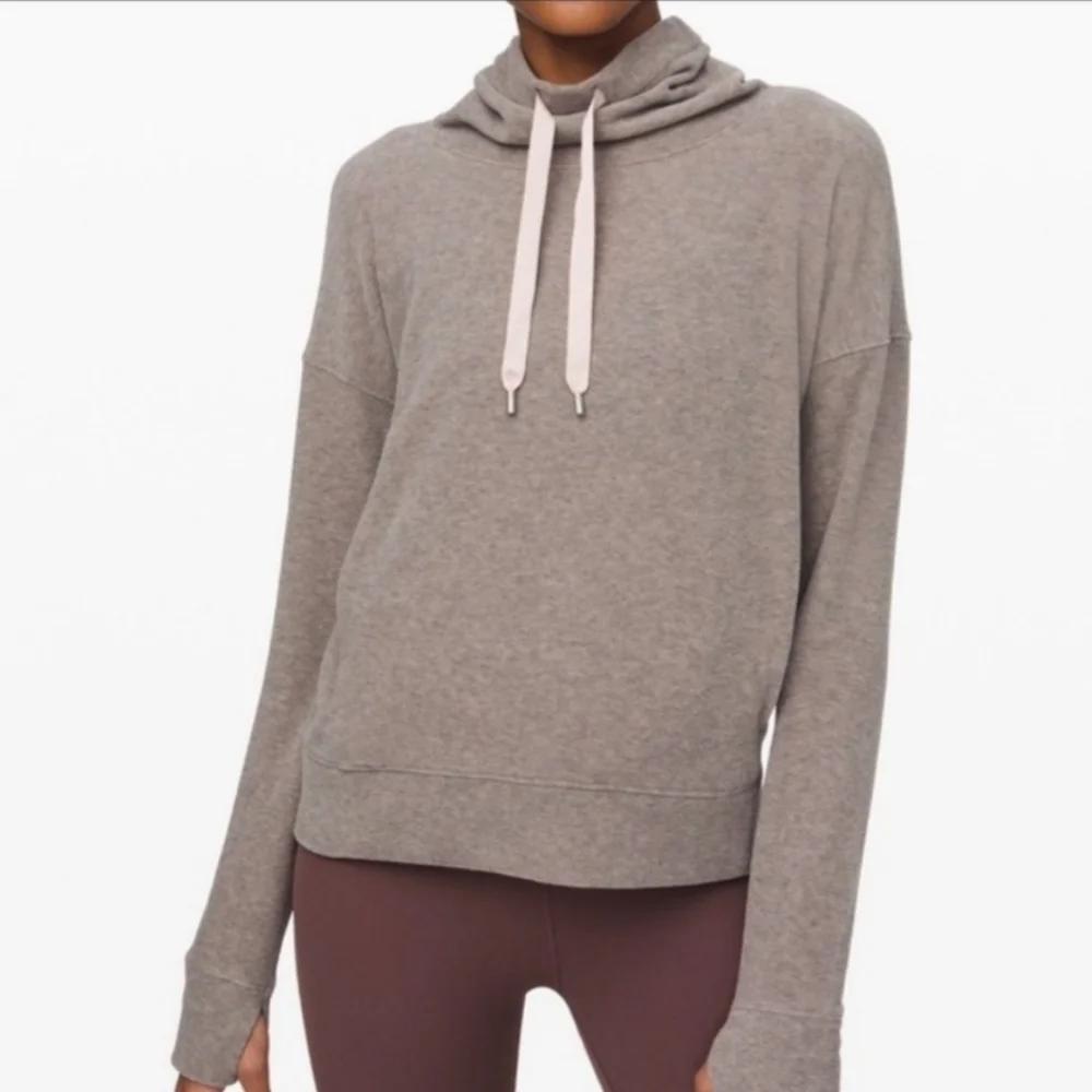 lululemon athletica excellent size